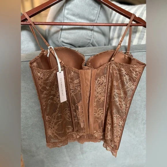 Victoria’s Secret Lace Corset - Picture 7 of 7